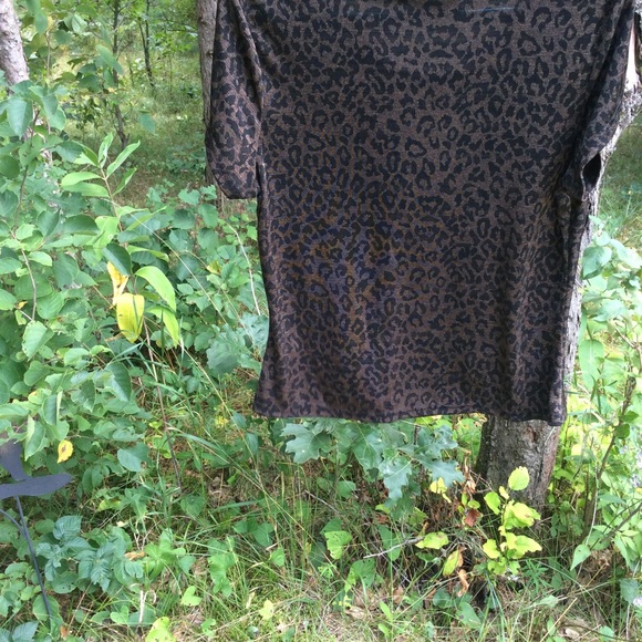 Briggs New York animal Print top/shell. - Picture 10 of 11